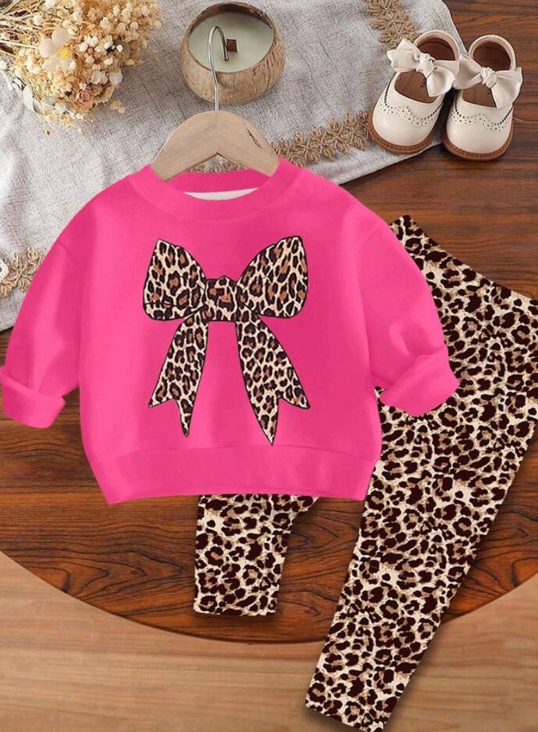 Bow Sweatshirt & Leggings