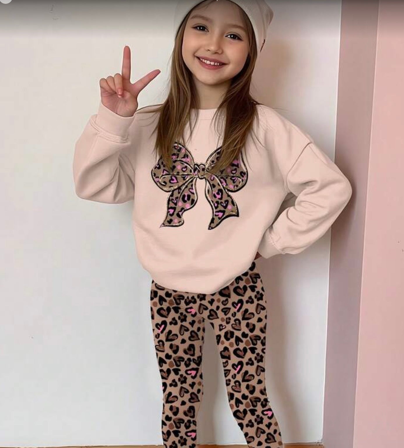 Bow Sweatshirt & Leggings